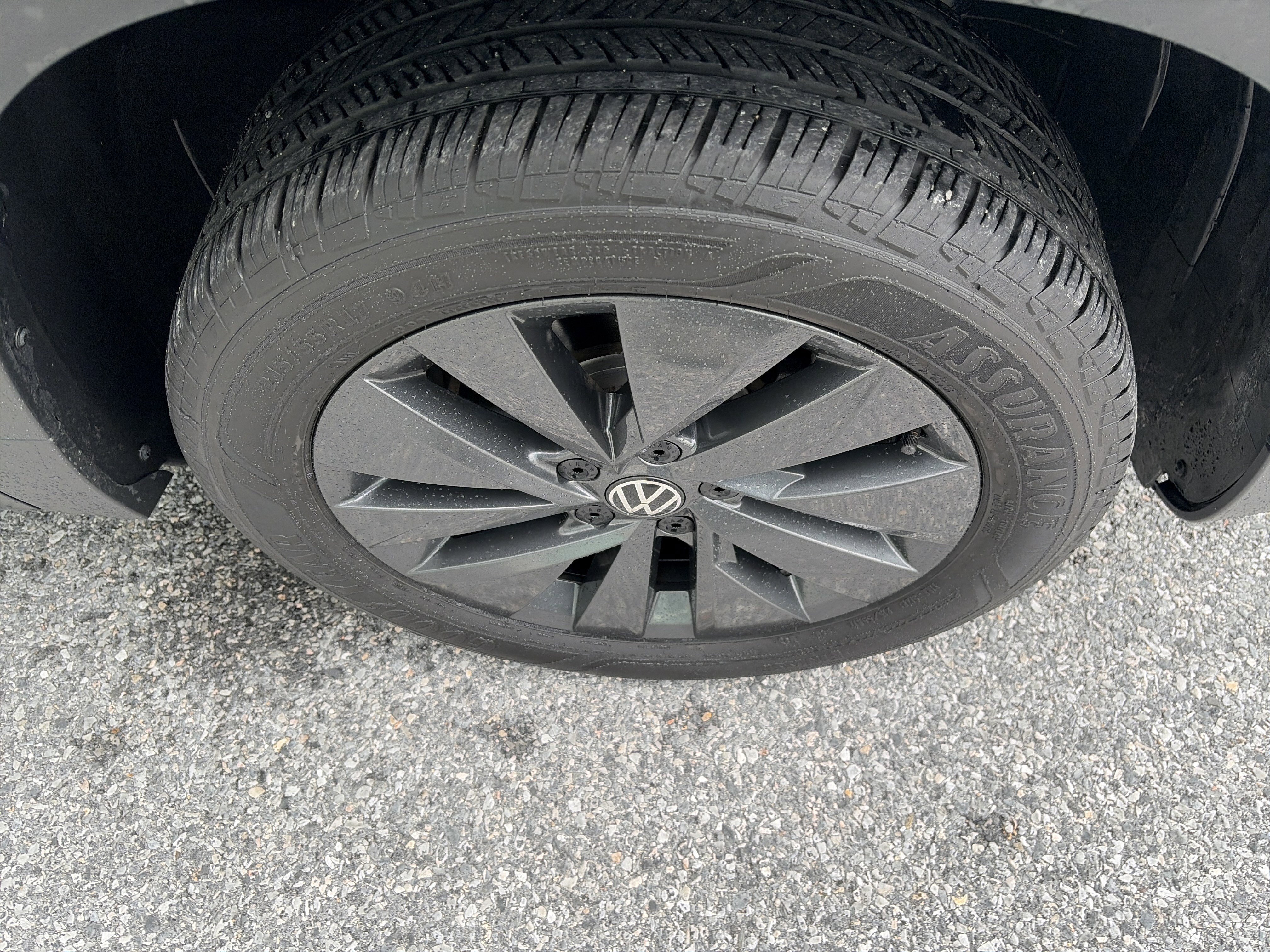 Used 2024 Volkswagen Taos S image 13