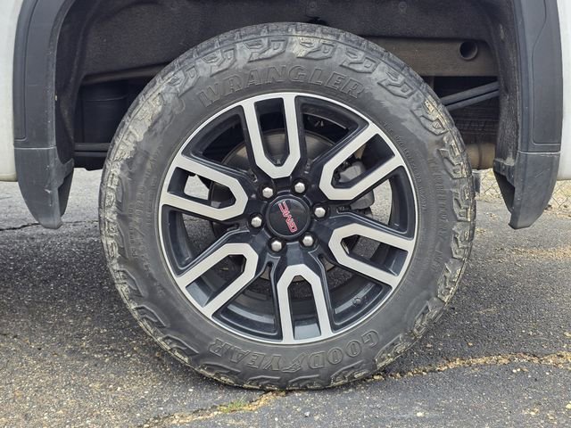 Used 2023 GMC Sierra 1500 AT4 w/ AT4 Premium Package AWD/4WD image 5