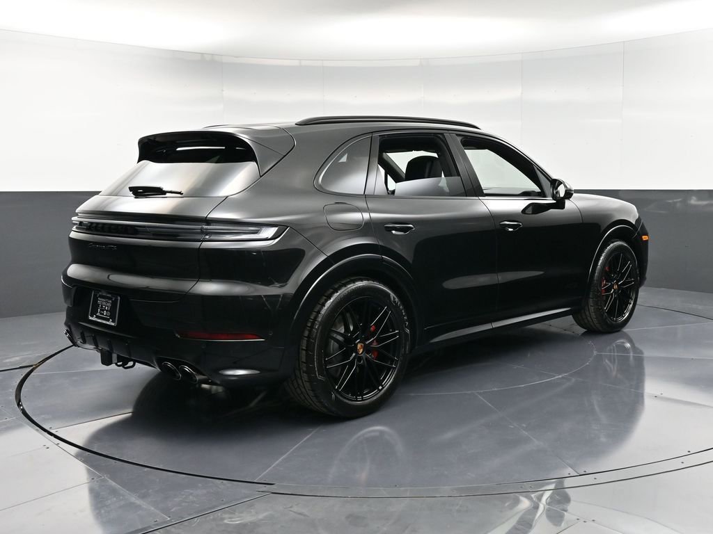 New 2026 Porsche Cayenne GTS image 8