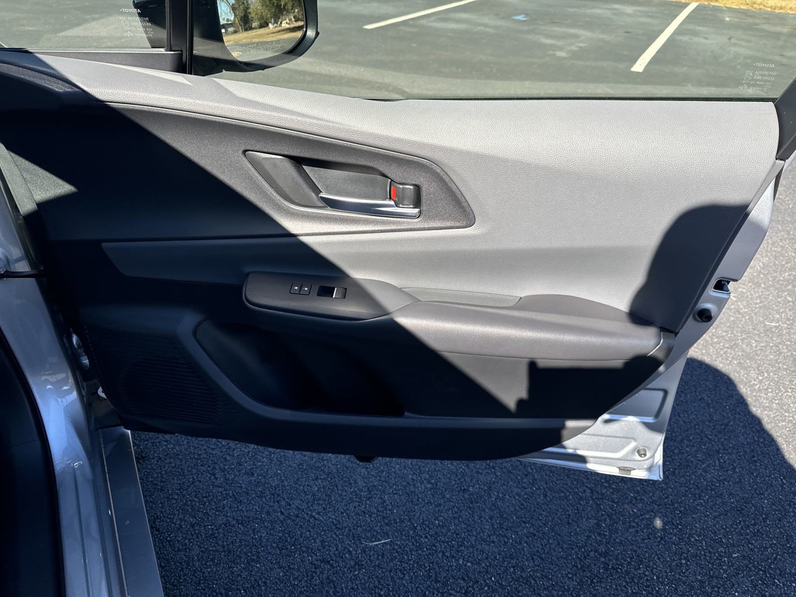 New 2024 Toyota Prius XLE FWD image 34