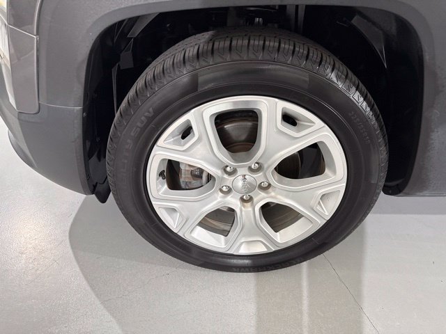 Used 2017 Jeep Renegade Limited FWD image 6