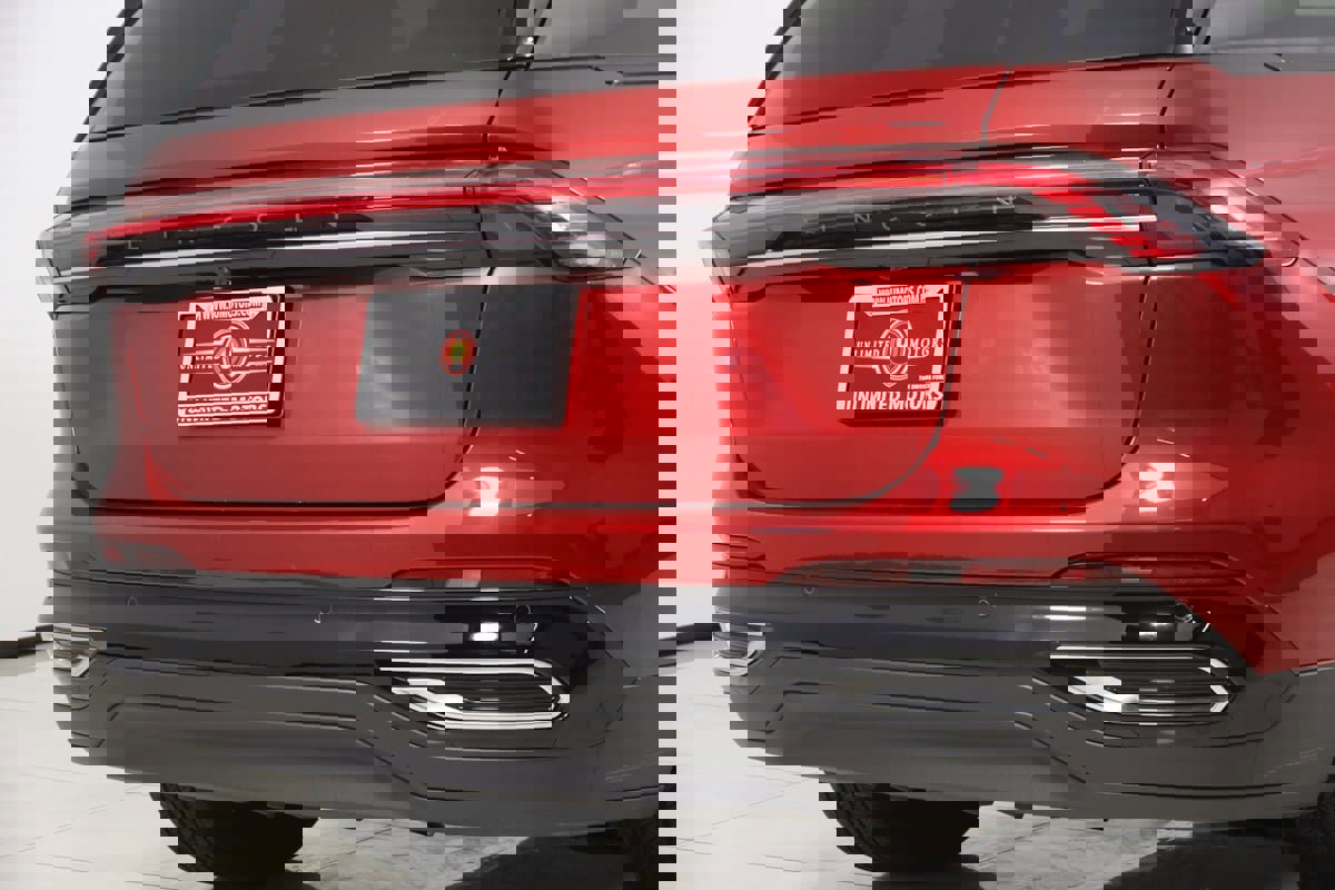 Used 2025 Lincoln Nautilus Premier image 50