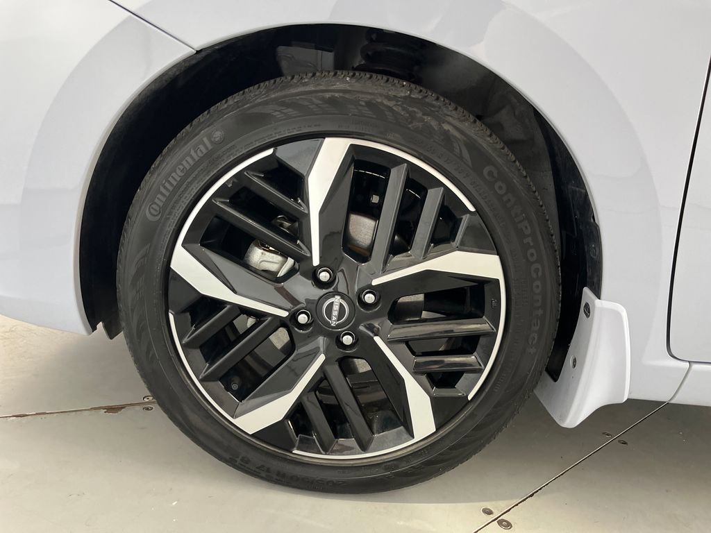 Used 2024 Nissan Versa SR w/ Trunk Package image 13