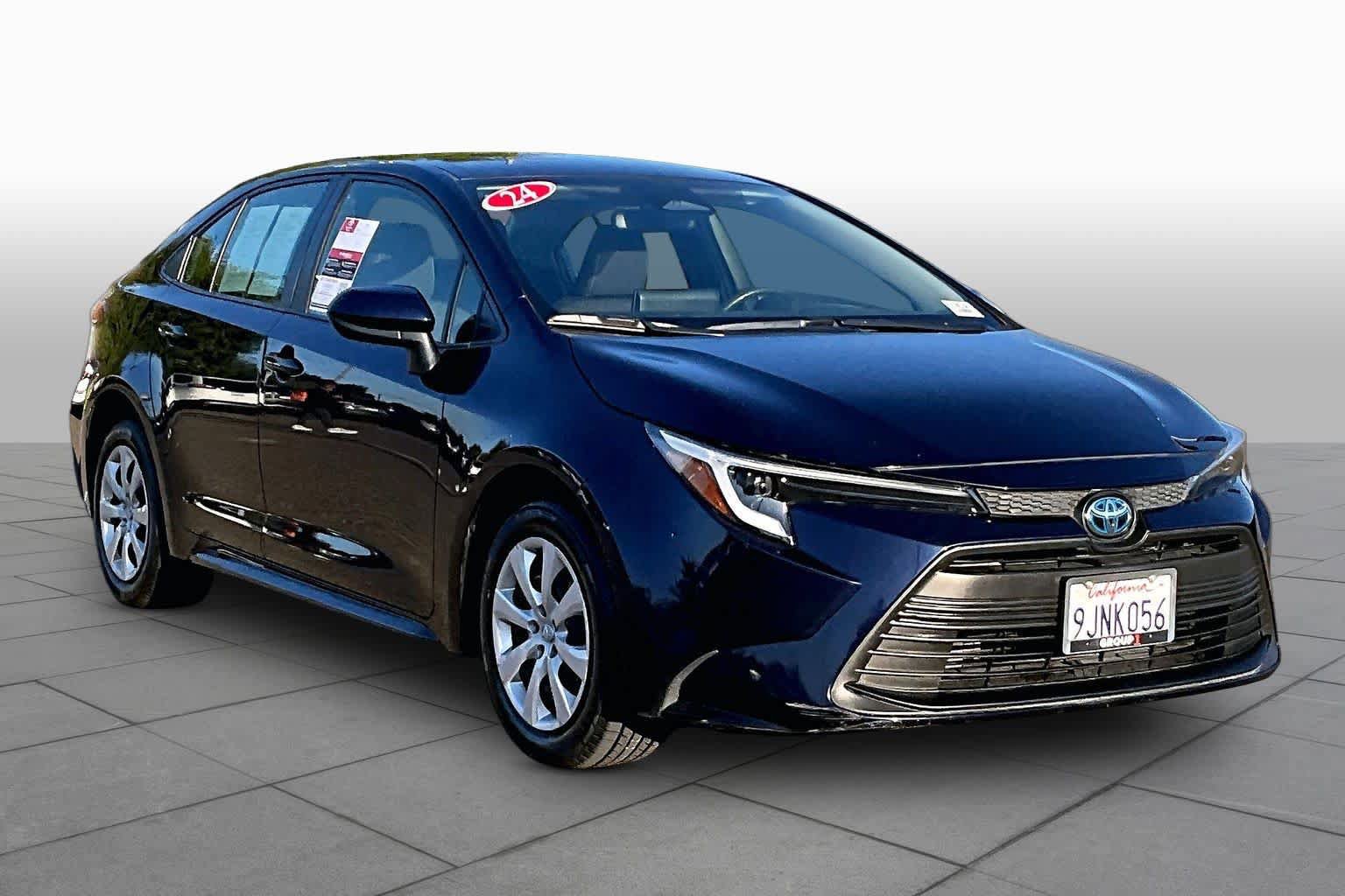 Used 2024 Toyota Corolla LE FWD image 2