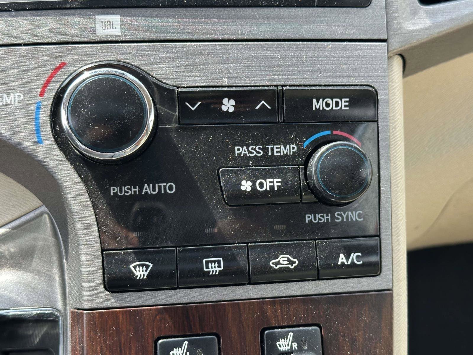 Used 2014 Toyota Venza XLE w/ XLE Premium Package image 26