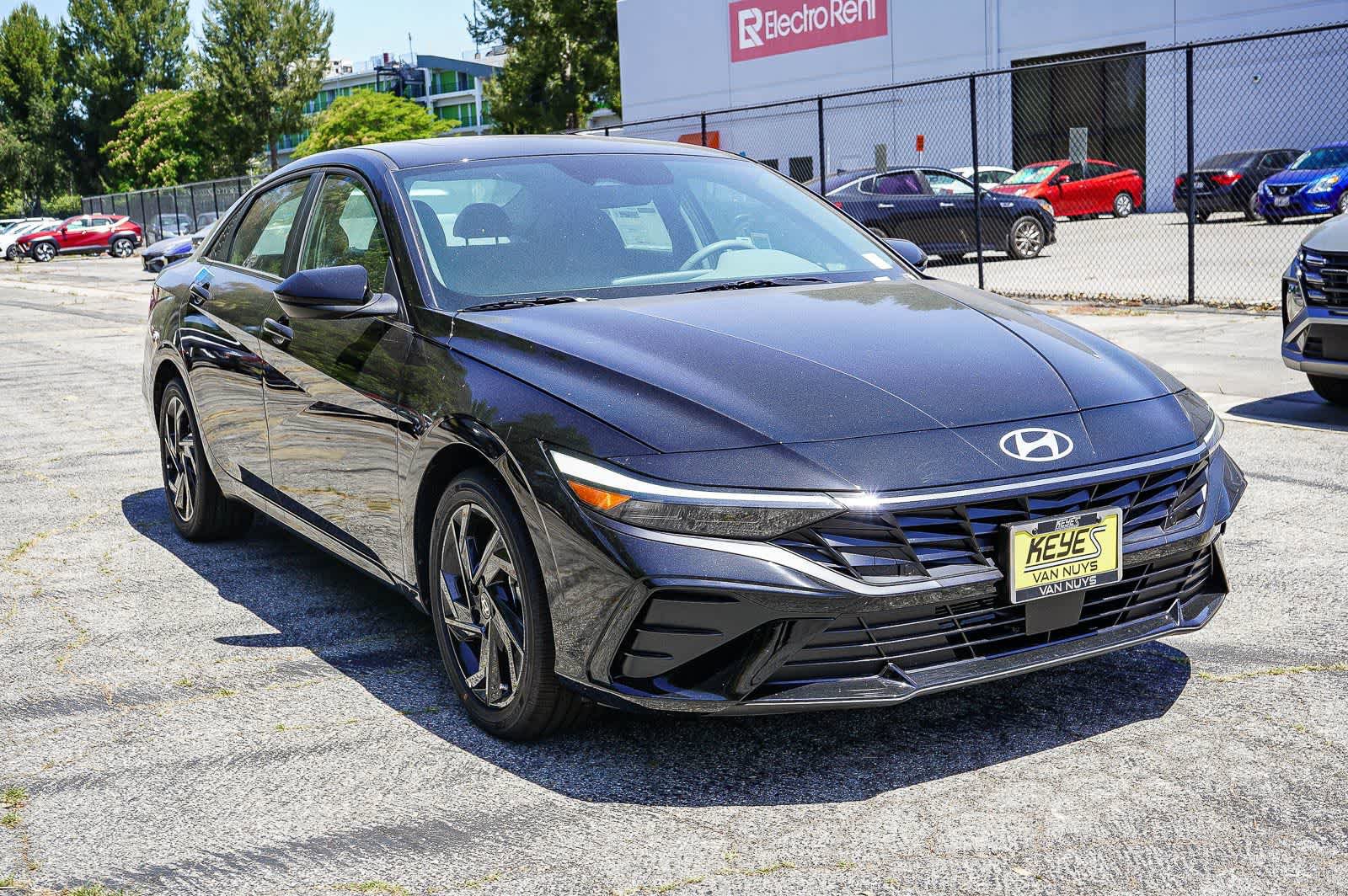 New 2026 Hyundai Elantra N Line FWD image 3