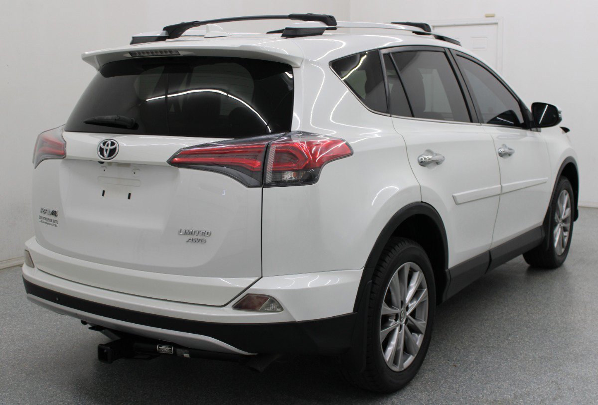 Used 2016 Toyota RAV4 Limited w/ Advanced Technology Package AWD/4WD image 5