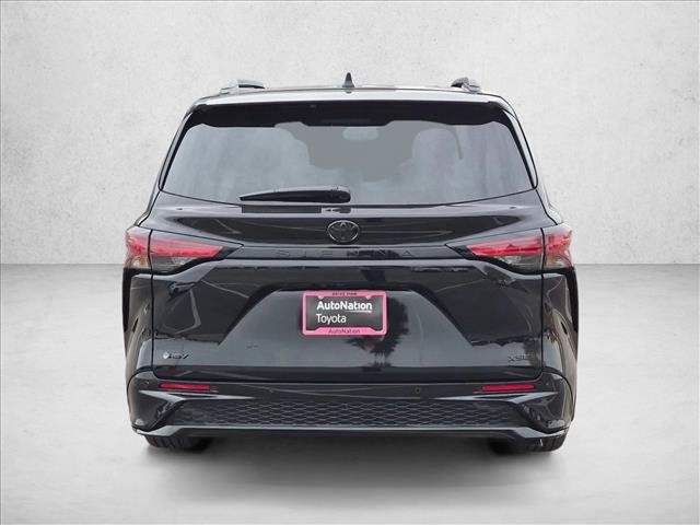 New 2026 Toyota Sienna XSE FWD image 8