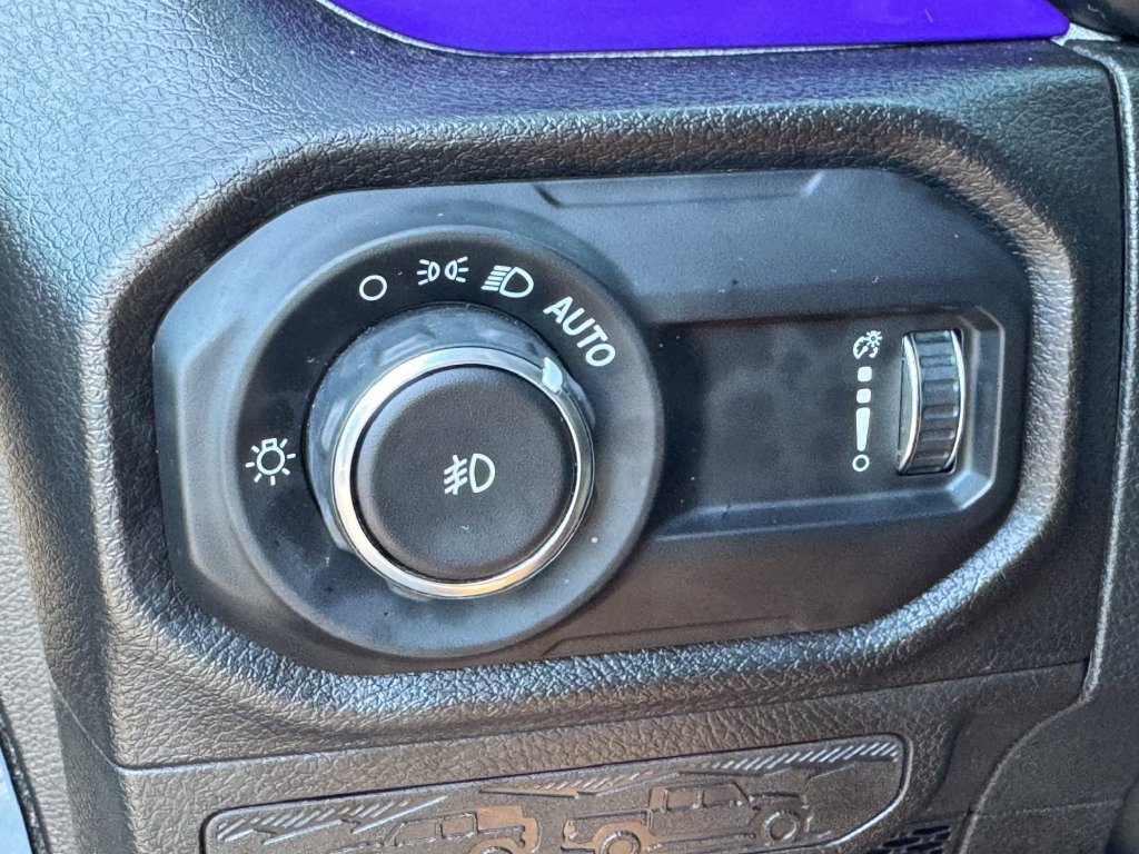 Used 2024 Jeep Wrangler Unlimited Sport AWD/4WD image 30