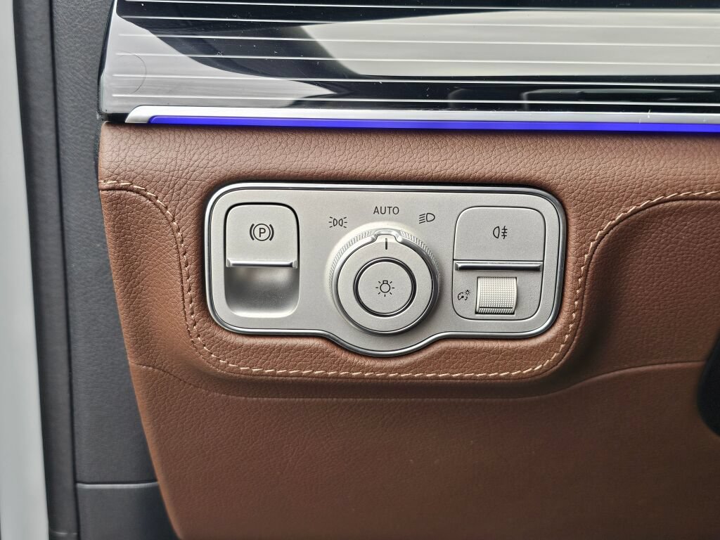 Used 2024 Mercedes-Benz GLS 580 4MATIC image 18