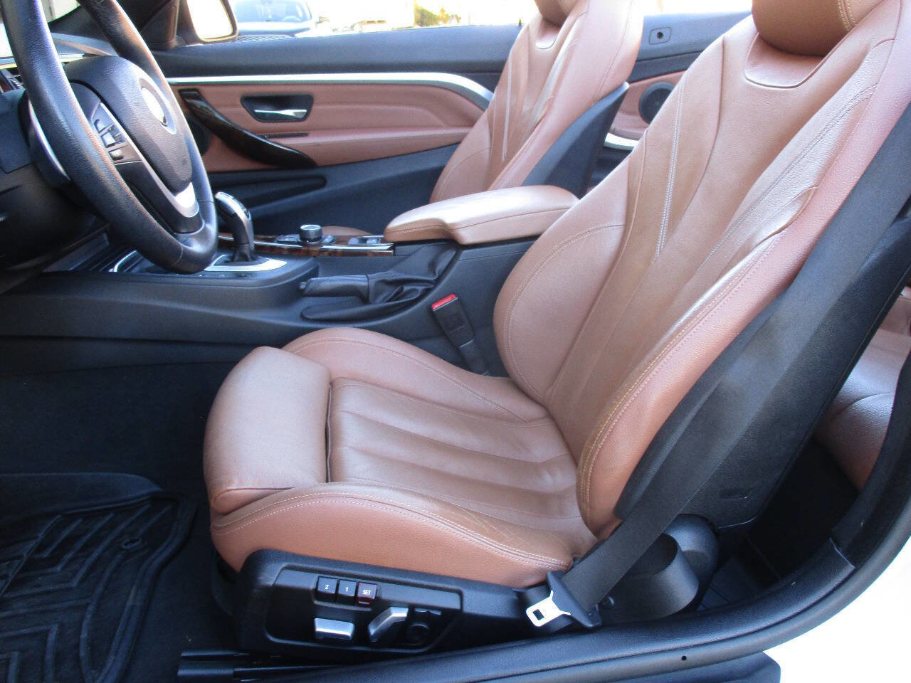 Used 2017 BMW 430i Convertible image 18