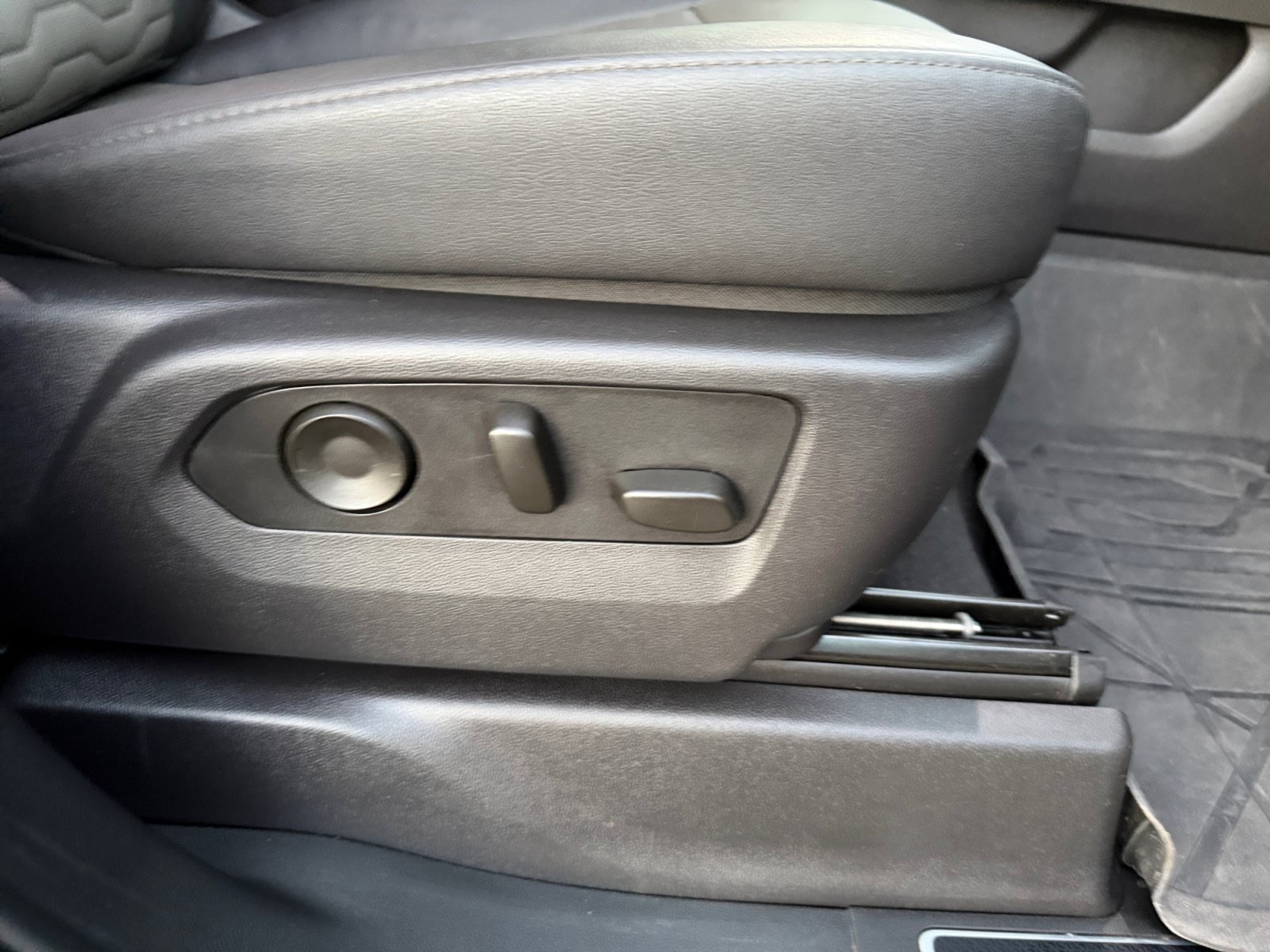 Used 2024 Chevrolet Silverado 1500 ZR2 AWD/4WD image 30