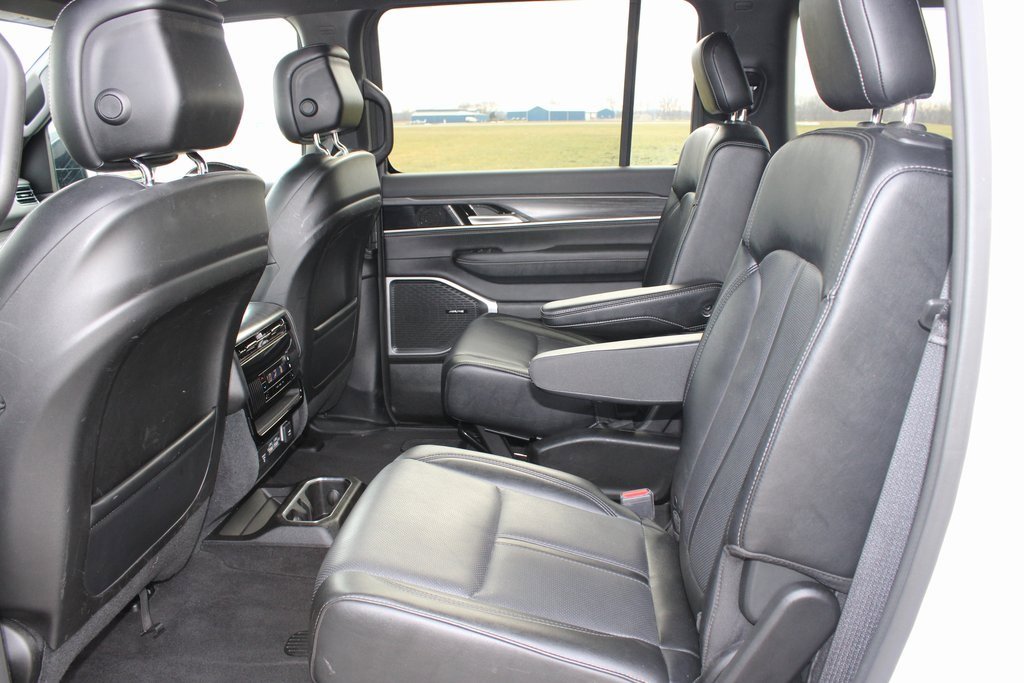 Used 2024 Jeep Wagoneer L Series II w/ Flexible Seating Group image 25