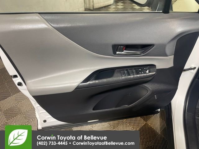 Certified 2023 Toyota Venza LE image 10