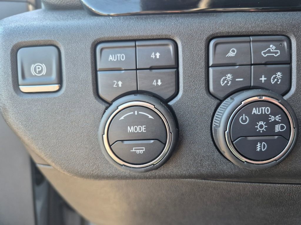 Used 2025 Chevrolet Silverado 2500 ZR2 w/ Technology Package AWD/4WD image 23