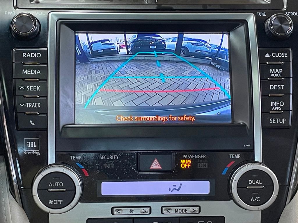 Used 2012 Toyota Camry XLE w/ Leather Pkg image 25