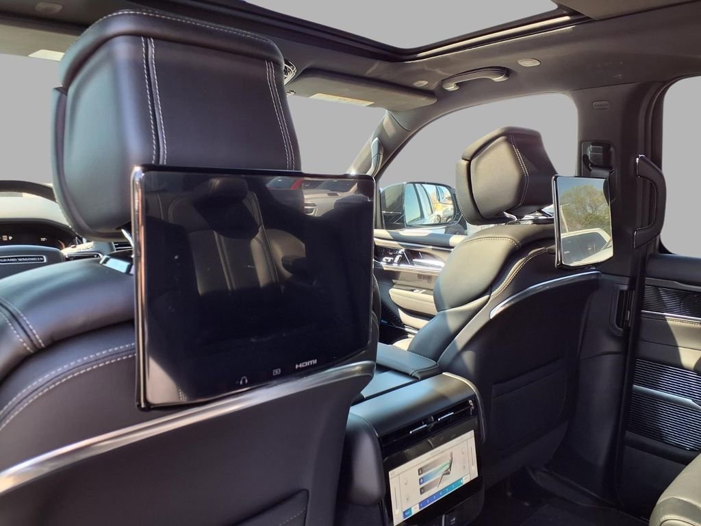 New 2026 Jeep Grand Wagoneer Summit AWD/4WD image 24