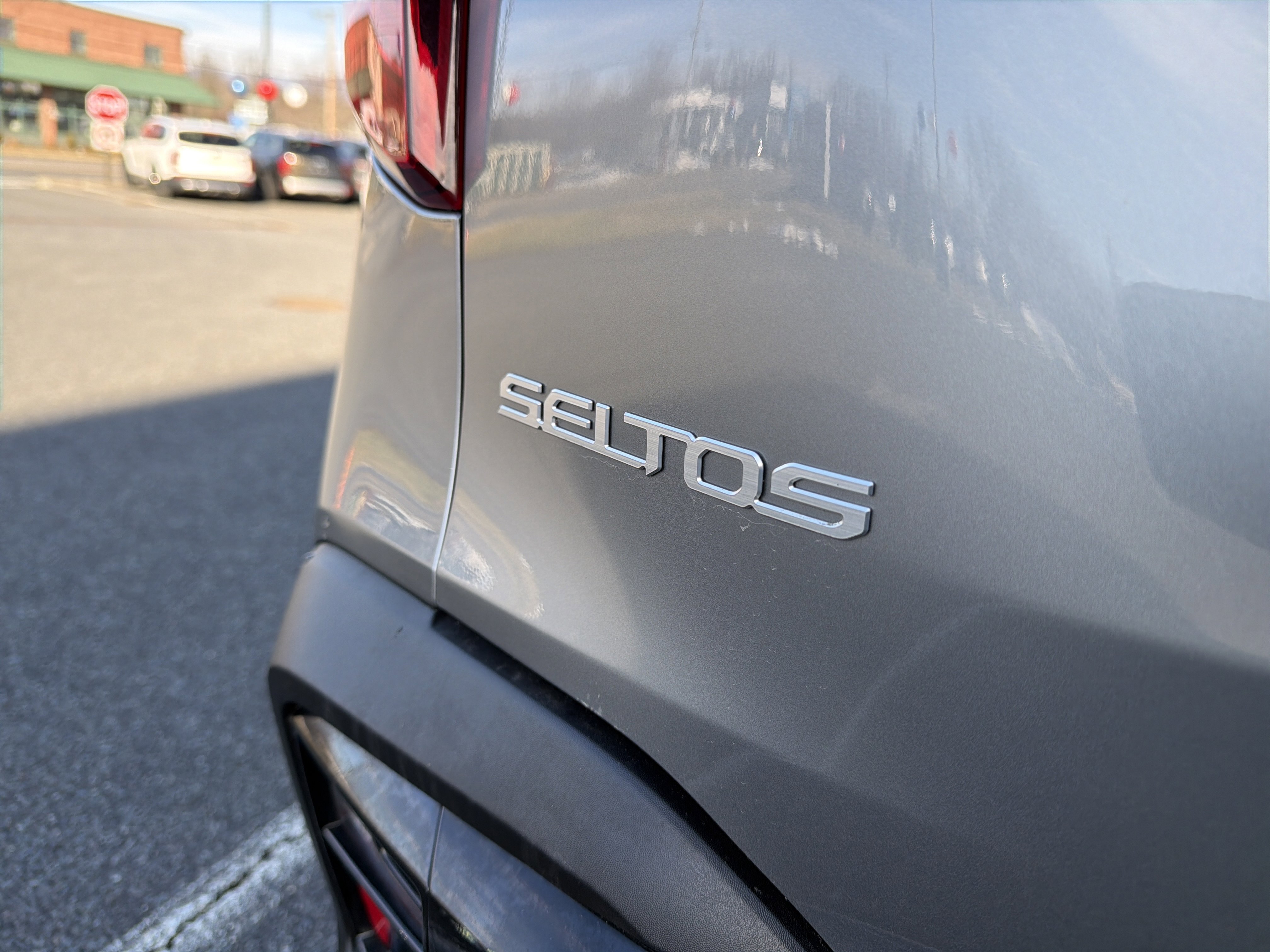 Used 2024 Kia Seltos EX image 35