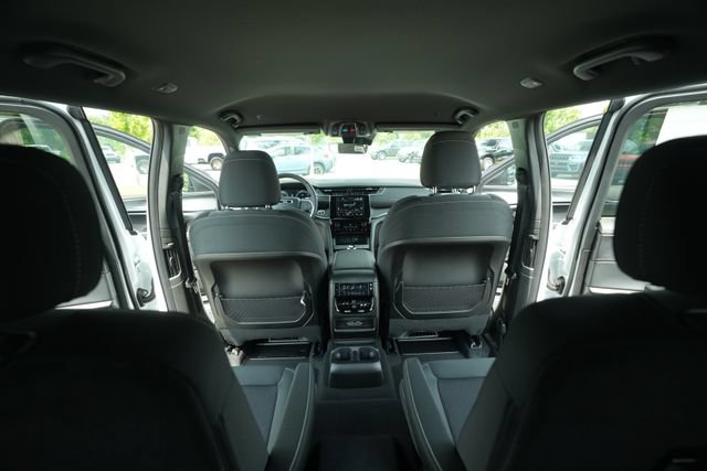 New 2026 Jeep Grand Cherokee L Laredo w/ MOPAR Finishing Package AWD/4WD image 22