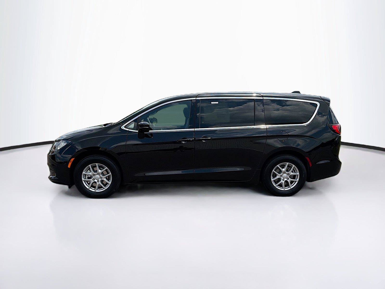 New 2027 Chrysler Pacifica LX FWD image 8