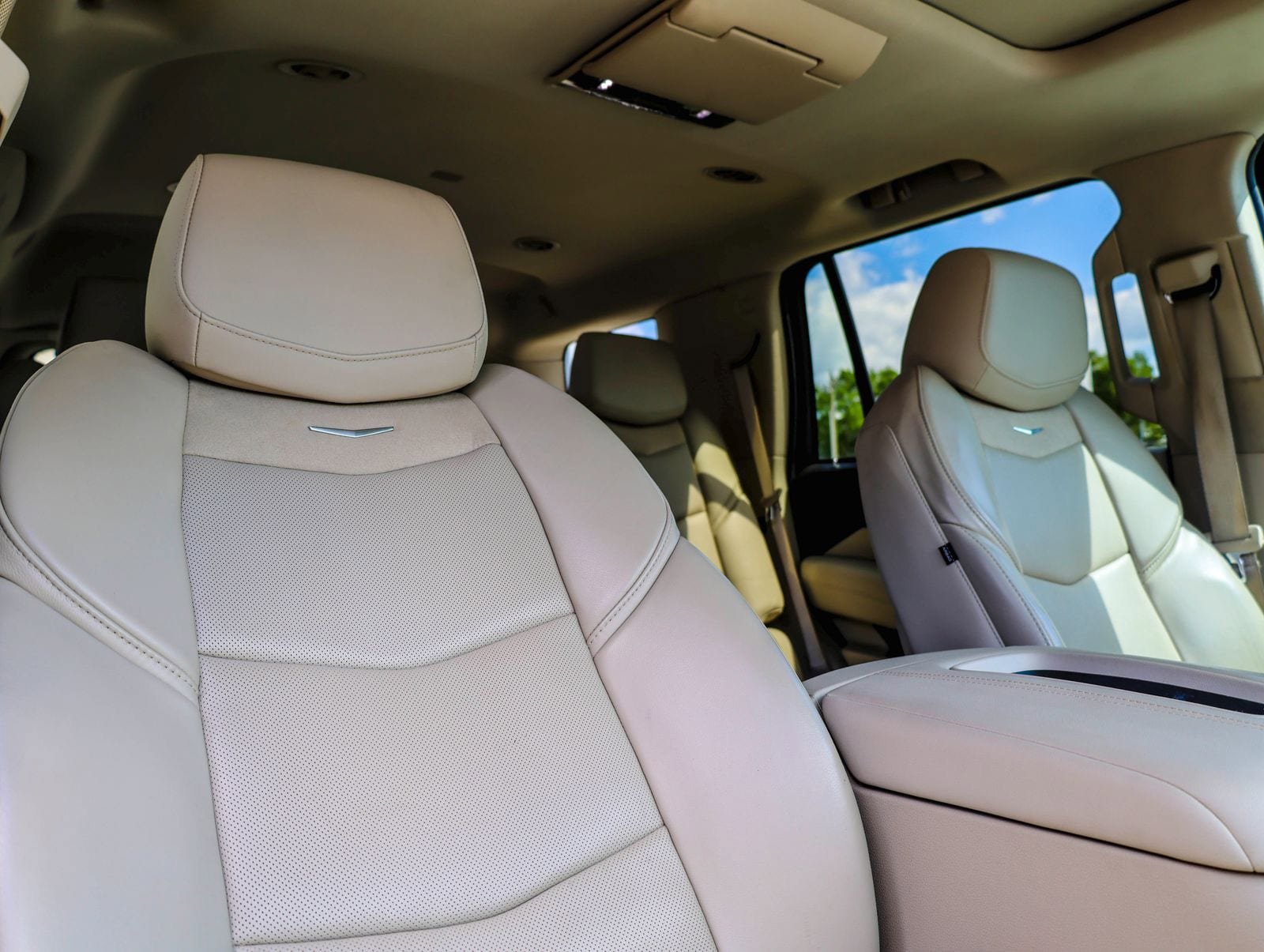 Used 2020 Cadillac Escalade Luxury image 17