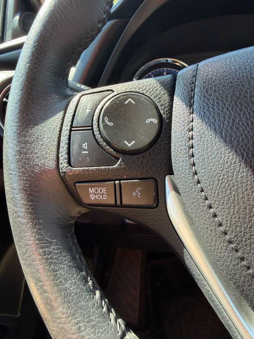 Used 2017 Toyota Corolla SE w/ SE Premium Package FWD image 21