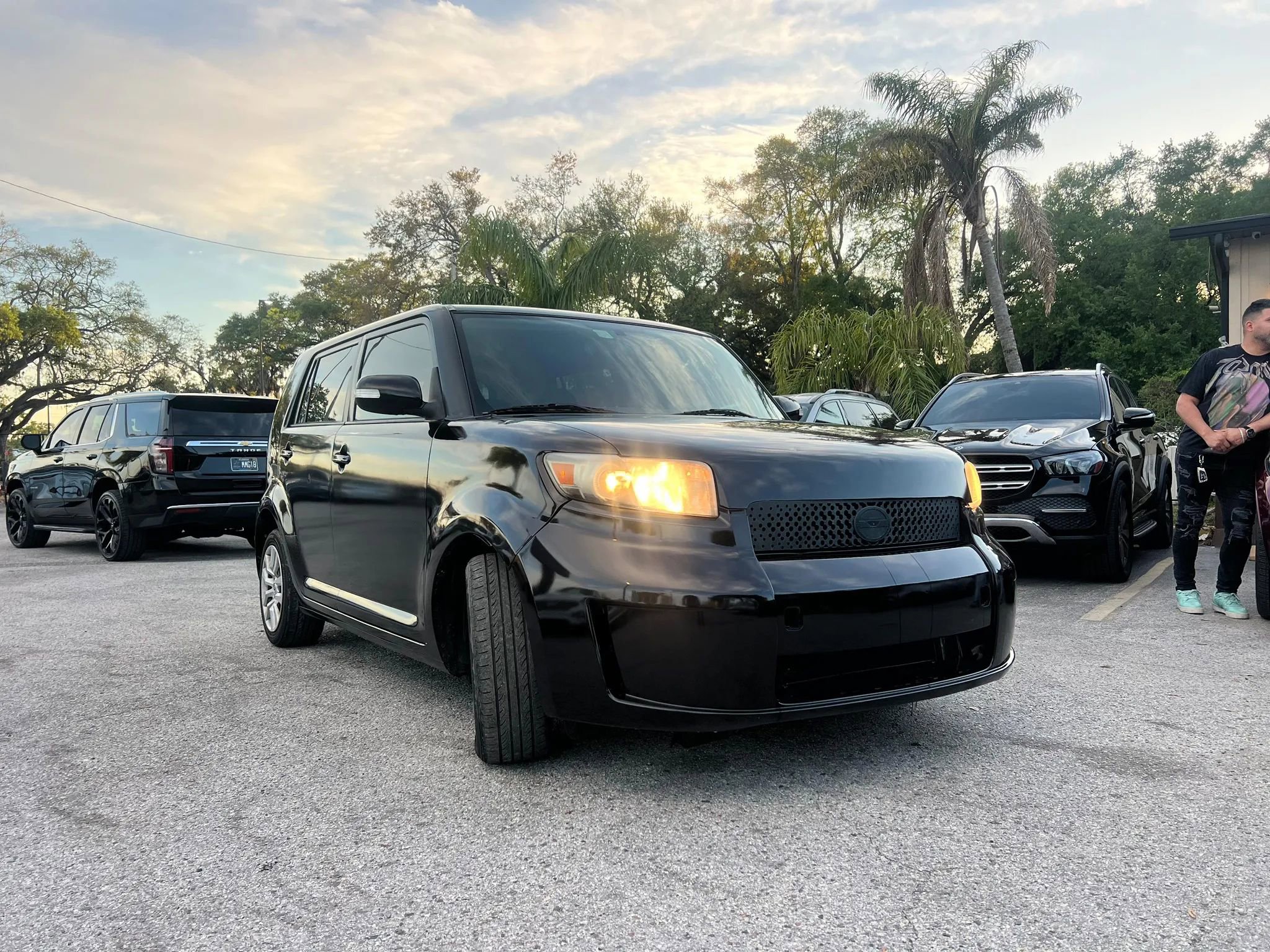 Used 2013 Scion xB Hatchback 4D image 3