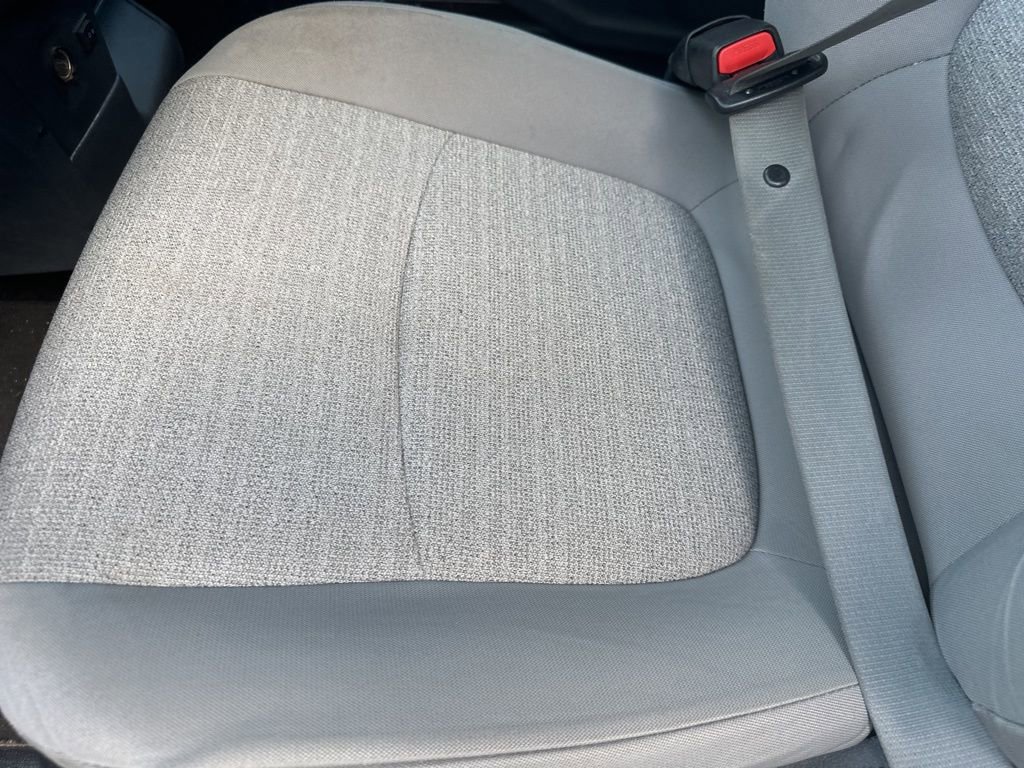 Used 2022 Toyota Sienna LE image 4