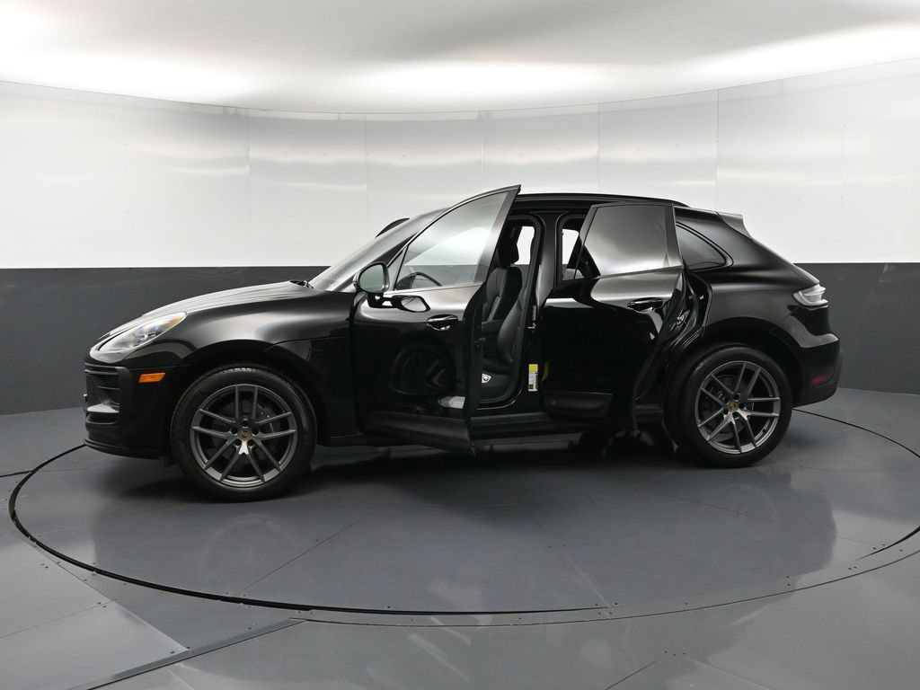 Certified 2024 Porsche Macan Turbo AWD/4WD image 35