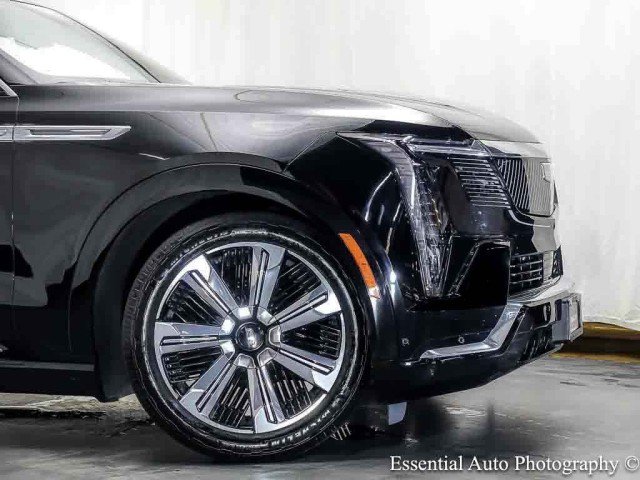 Used 2025 Cadillac Escalade IQ Luxury 1 AWD/4WD image 2