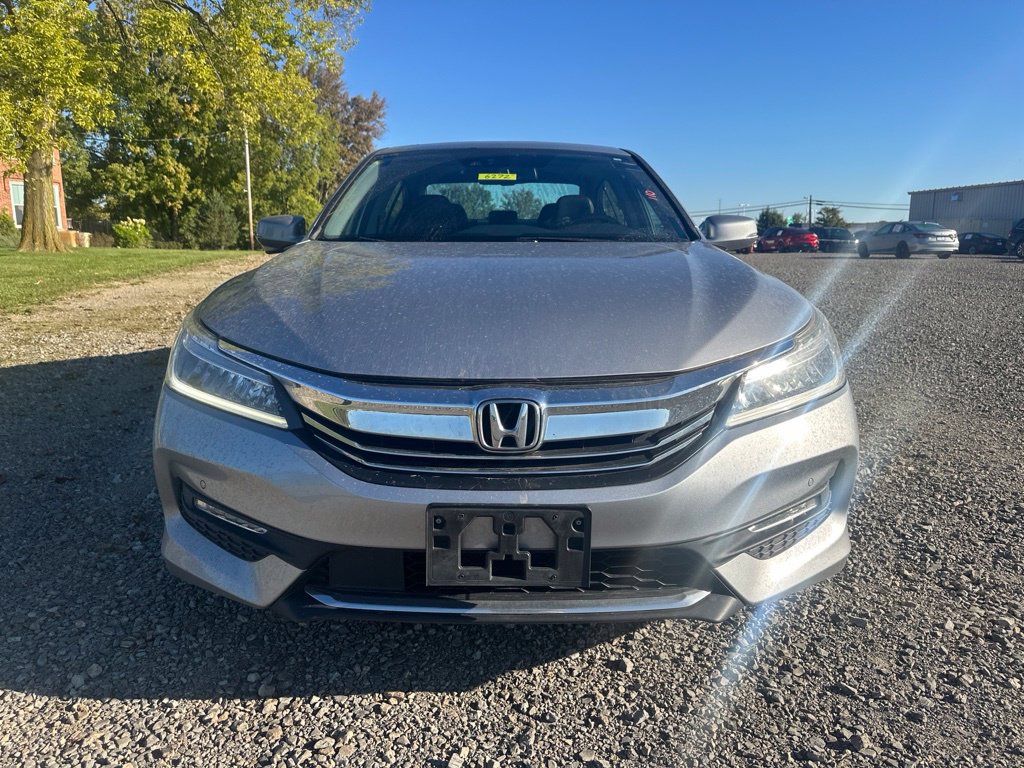 Used 2016 Honda Accord Touring image 2