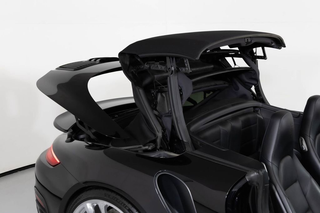 Used 2019 Porsche 911 Turbo image 17