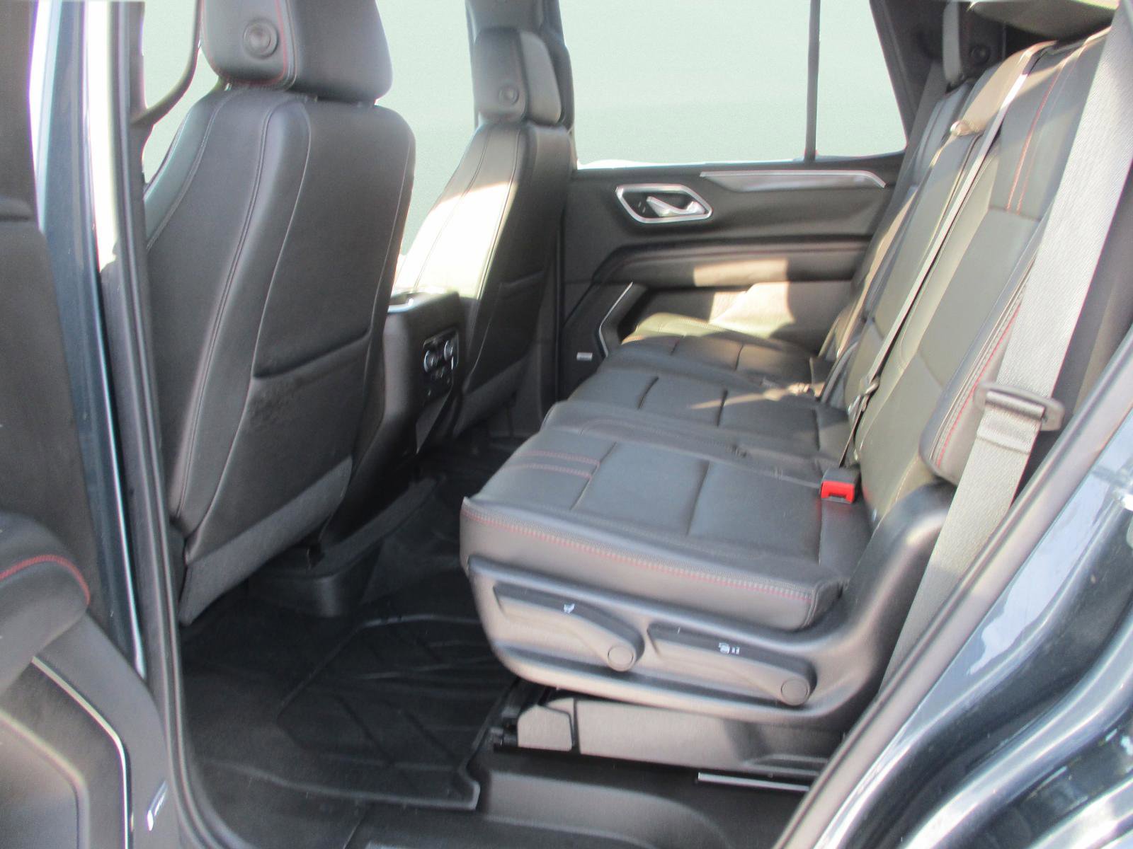 Used 2021 Chevrolet Tahoe RST AWD/4WD image 19
