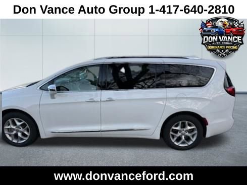 Used 2019 Chrysler Pacifica Limited image 1