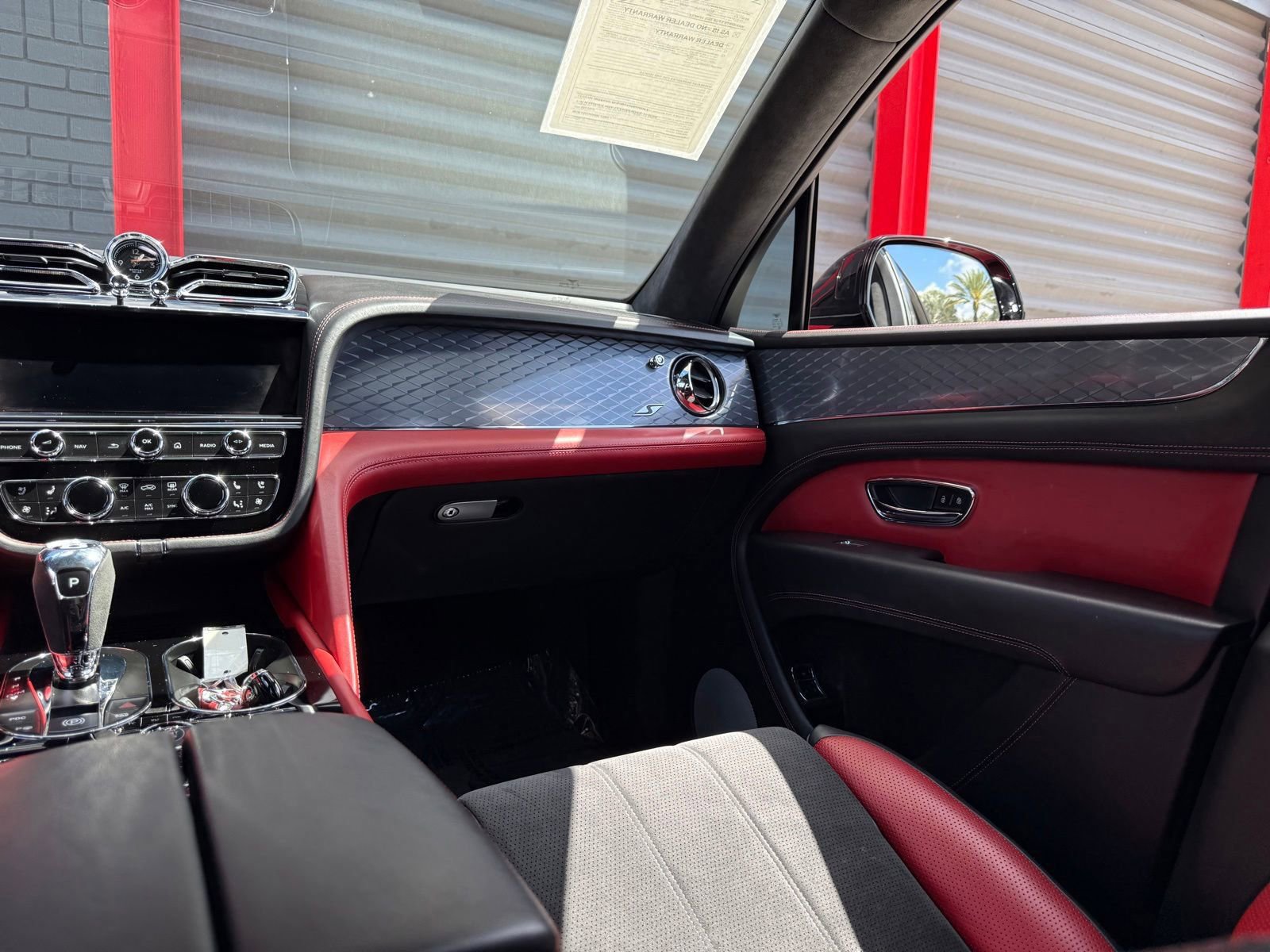 Used 2022 Bentley Bentayga AWD/4WD image 29