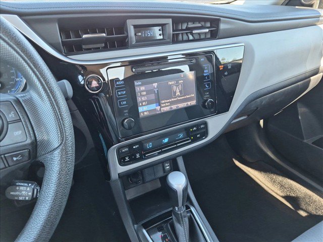 Used 2017 Toyota Corolla LE w/ Carpet Mat Package (TMS) FWD image 14