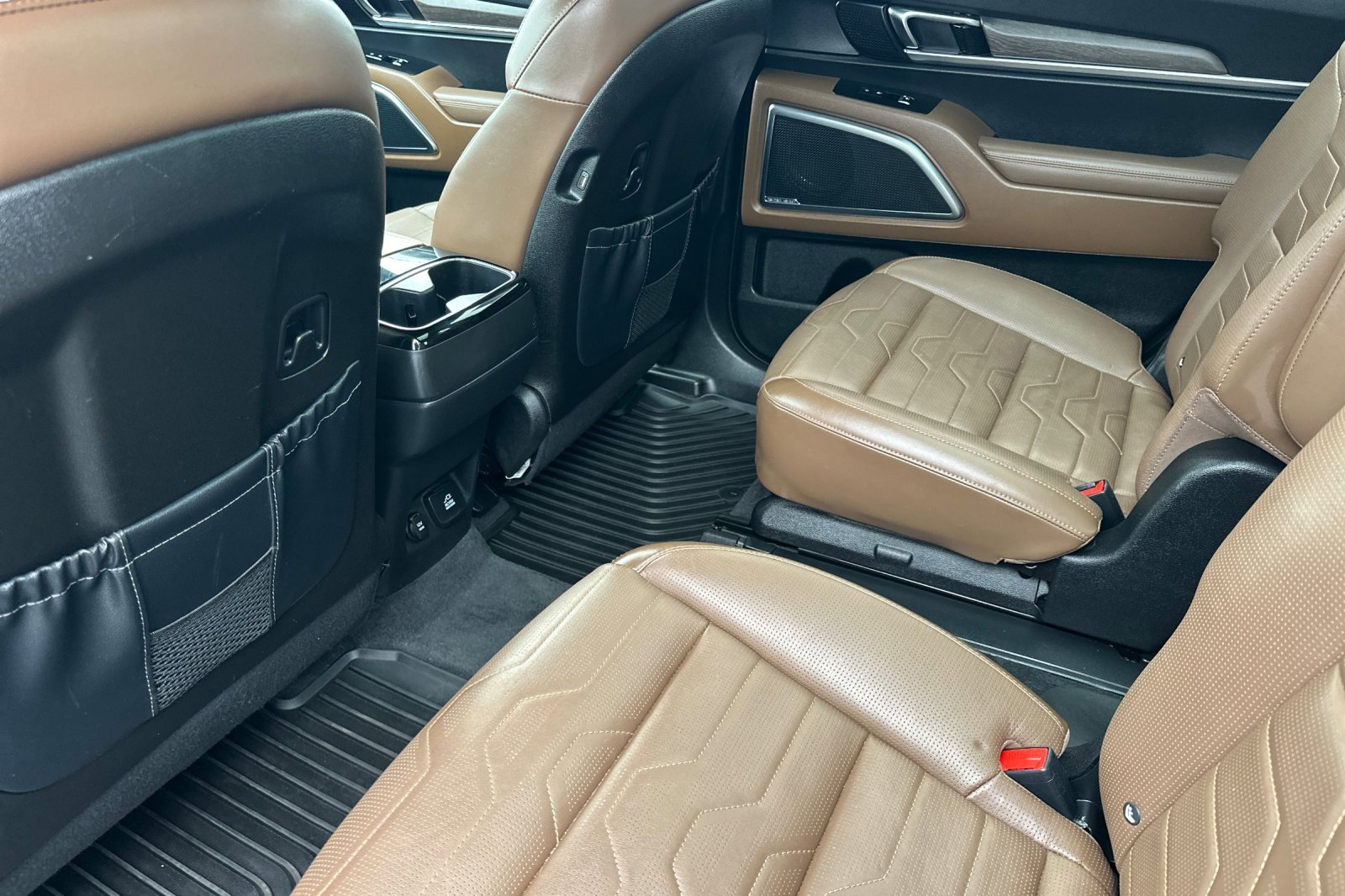 Used 2022 Kia Telluride SX w/ SX Prestige Package image 9