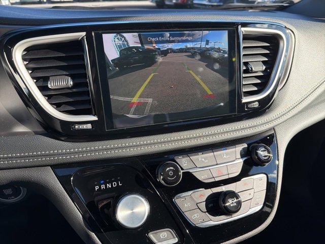 New 2026 Chrysler Pacifica Select image 13