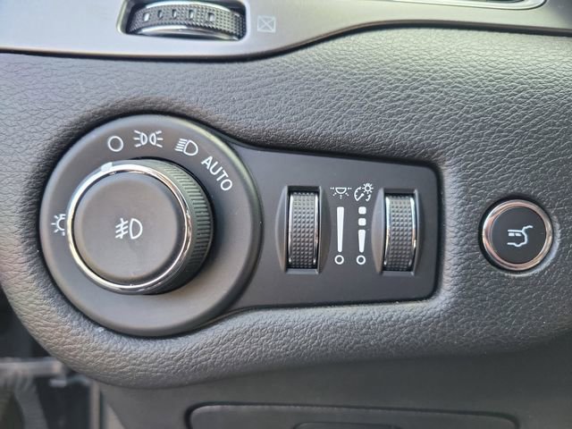 Certified 2019 Jeep Cherokee Limited FWD image 21