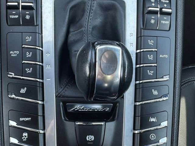 Used 2021 Porsche Macan S AWD/4WD image 40