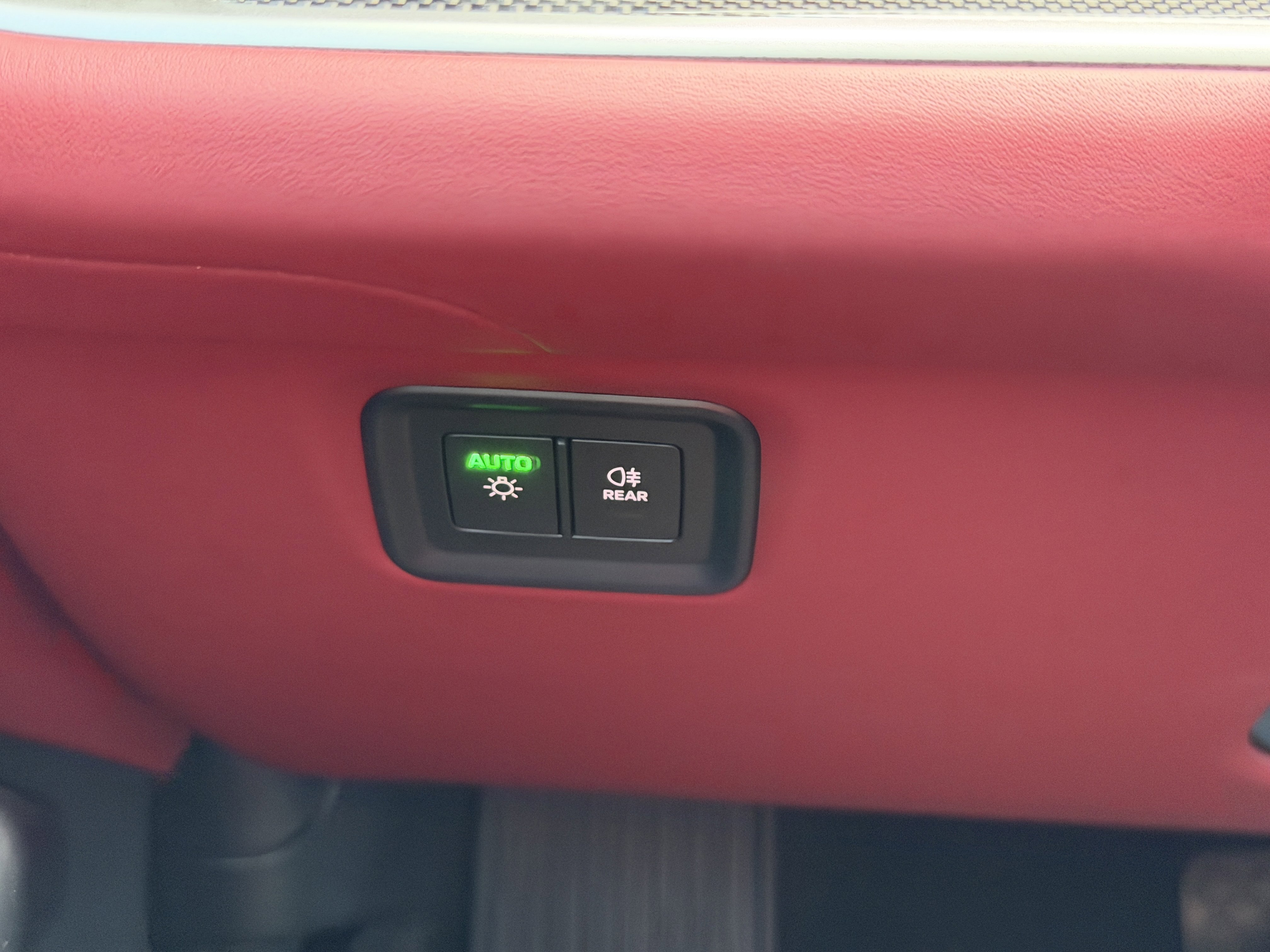 Used 2025 Porsche Cayenne E-Hybrid image 26