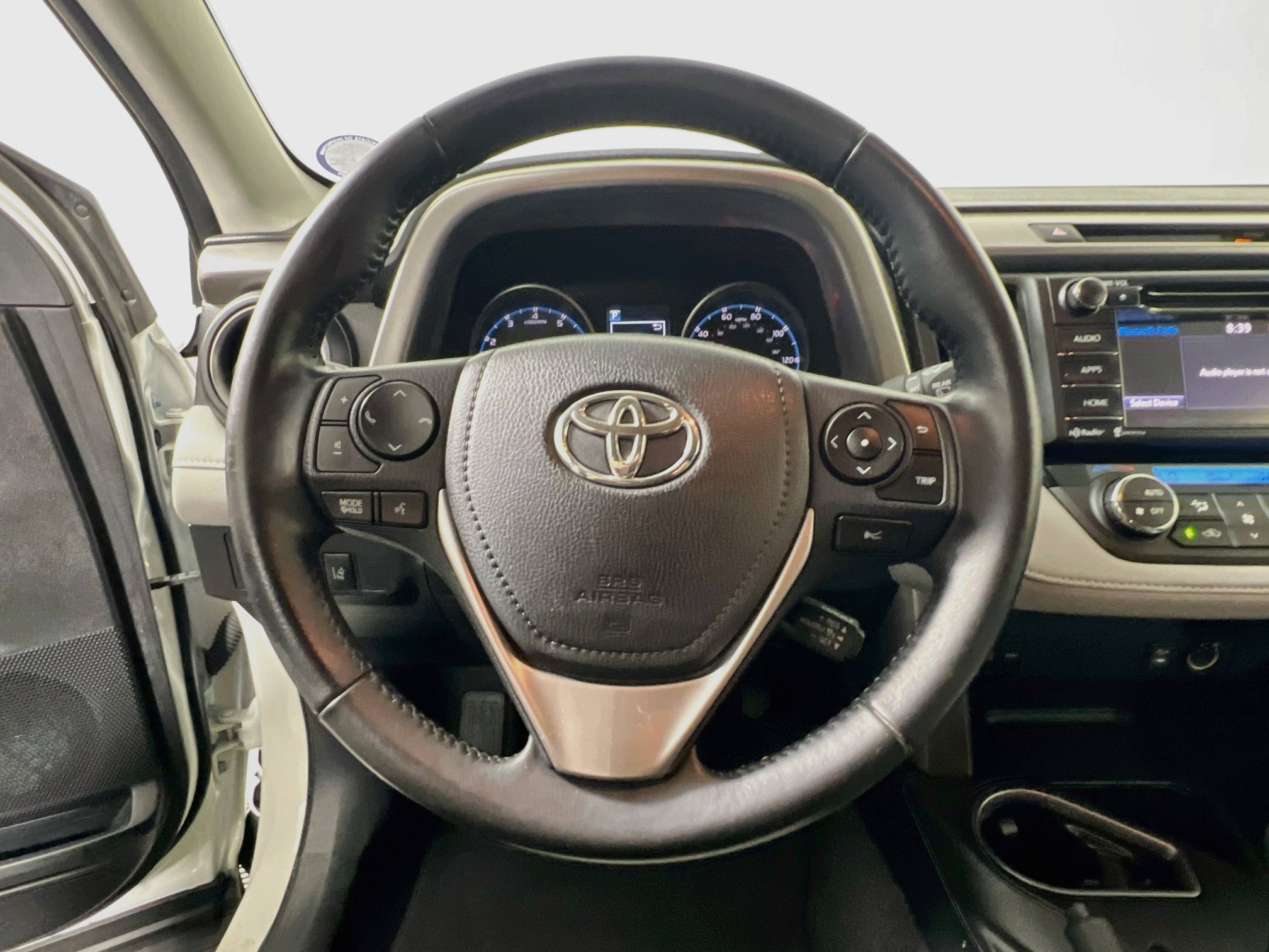 Used 2018 Toyota RAV4 XLE FWD image 17