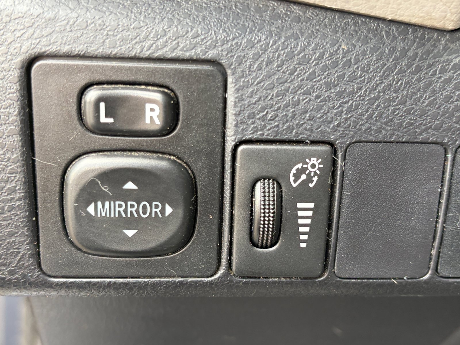 Used 2016 Toyota Corolla LE FWD image 32