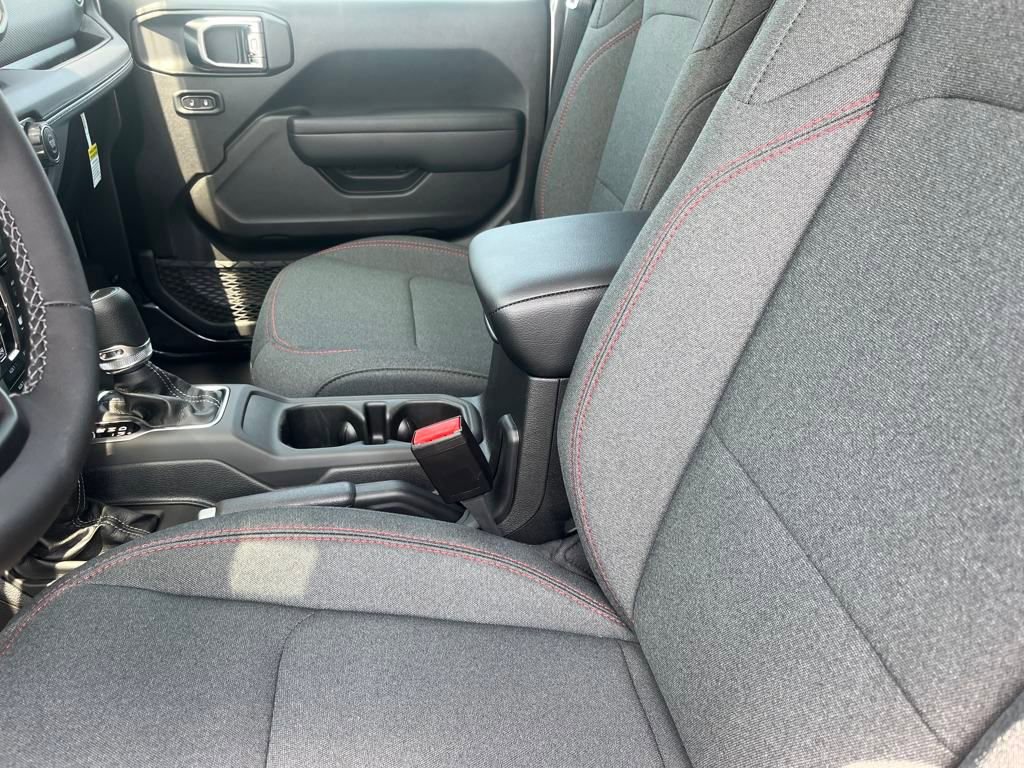 New 2025 Jeep Gladiator Rubicon w/ Convenience Group image 14