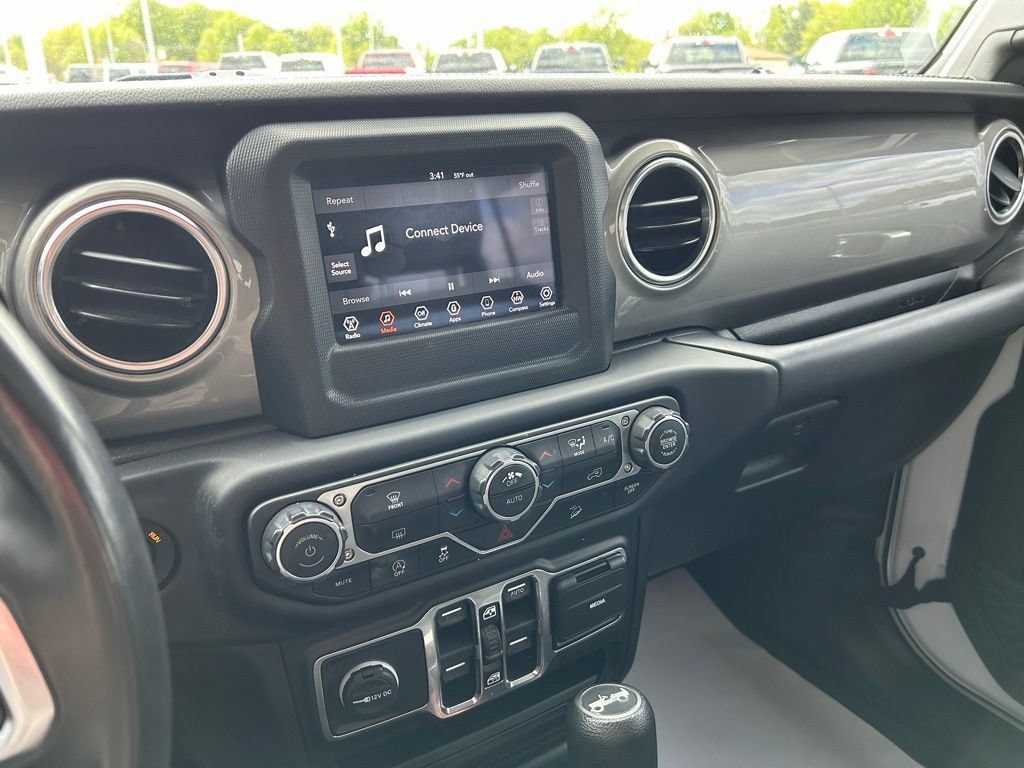 Used 2019 Jeep Wrangler Unlimited Sahara AWD/4WD image 19