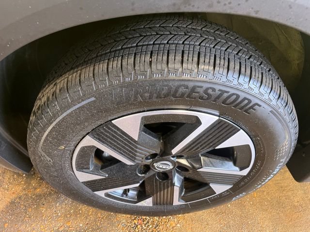 Used 2025 Nissan Kicks SR FWD image 23