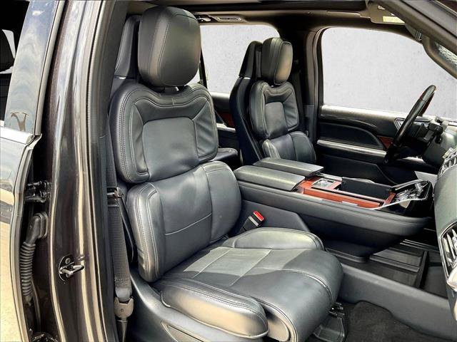 Used 2023 Lincoln Navigator L Reserve AWD/4WD image 9