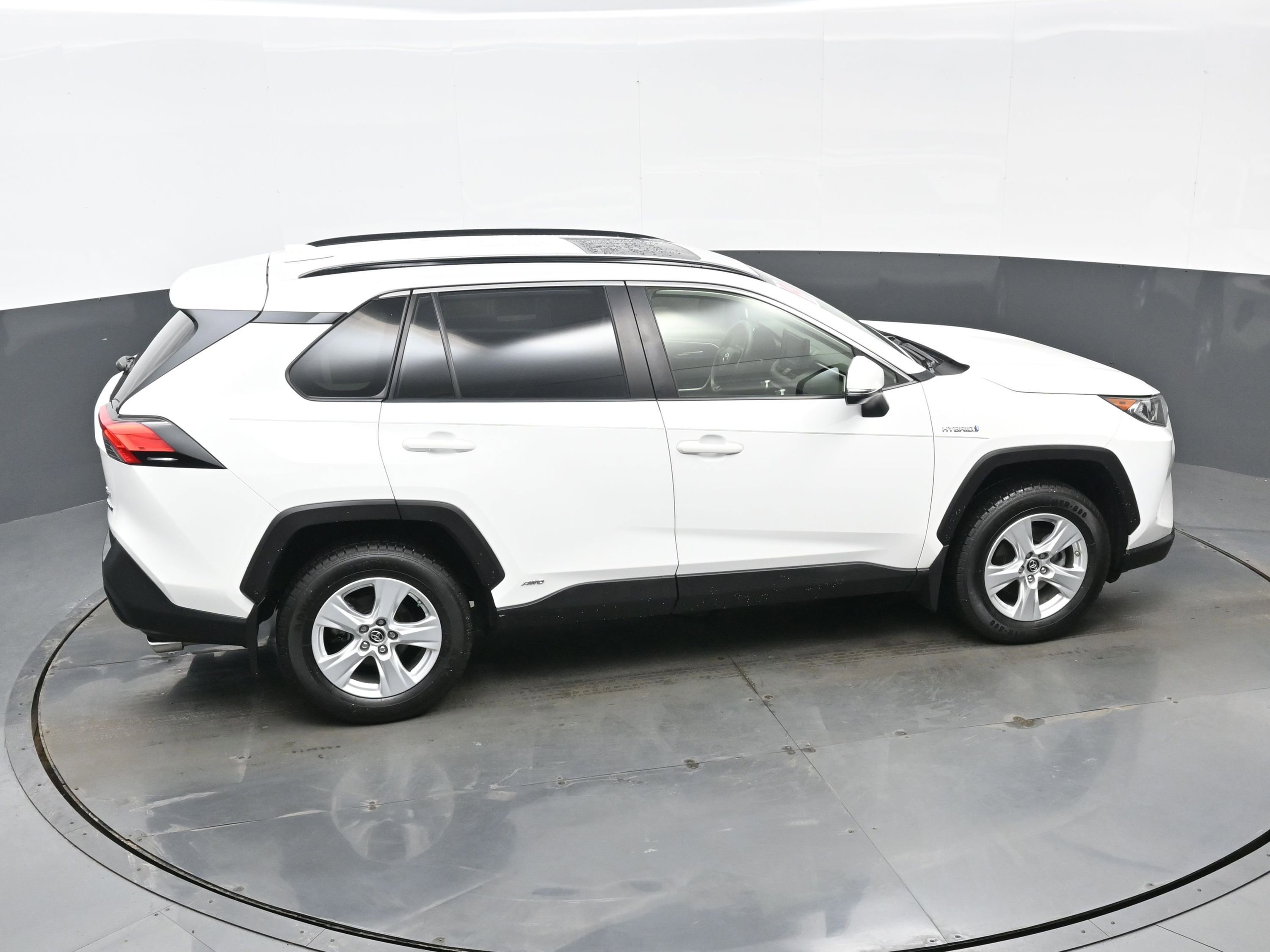 Used 2019 Toyota RAV4 XLE w/ Carpet Mat Package image 41