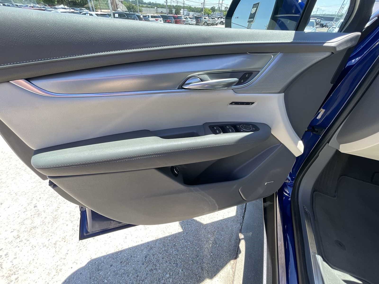 Certified 2025 Cadillac XT5 Premium Luxury AWD/4WD image 18