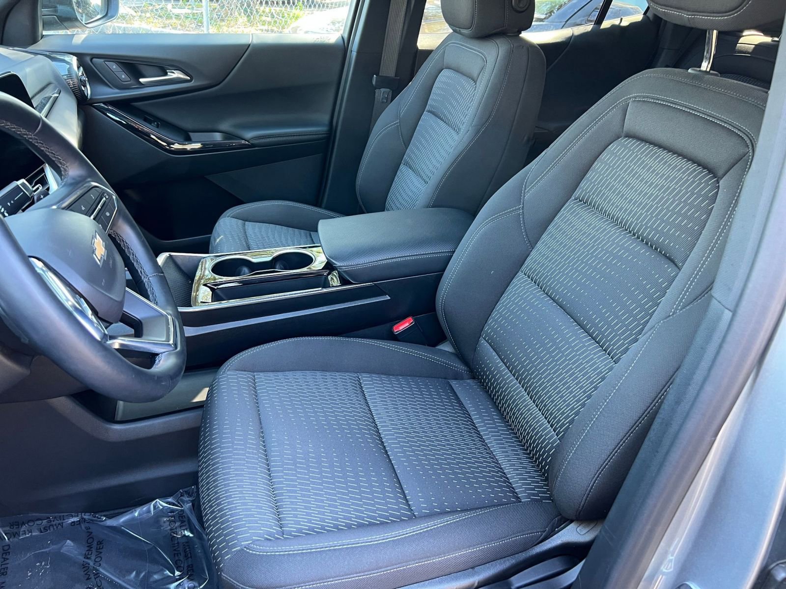 Used 2025 Chevrolet Equinox LT image 30